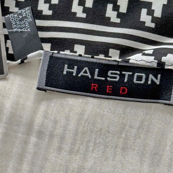 100% SILK SCARF, by HALSTON RED, in BLACK/WHITE, 20 X 20 INCHES, A RARE FIND, - Picture 2 of 6